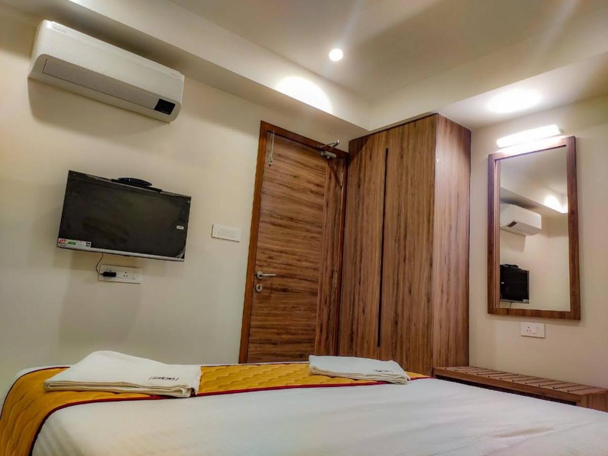 Rr Mount Elite Suites 钦奈 外观 照片