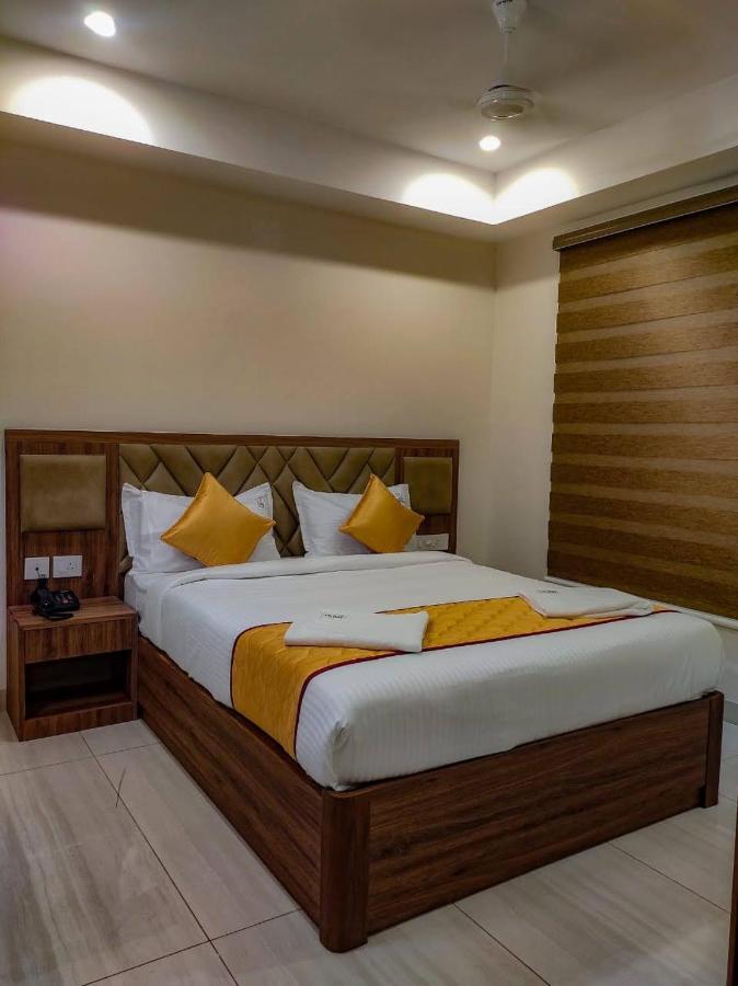 Rr Mount Elite Suites 钦奈 外观 照片