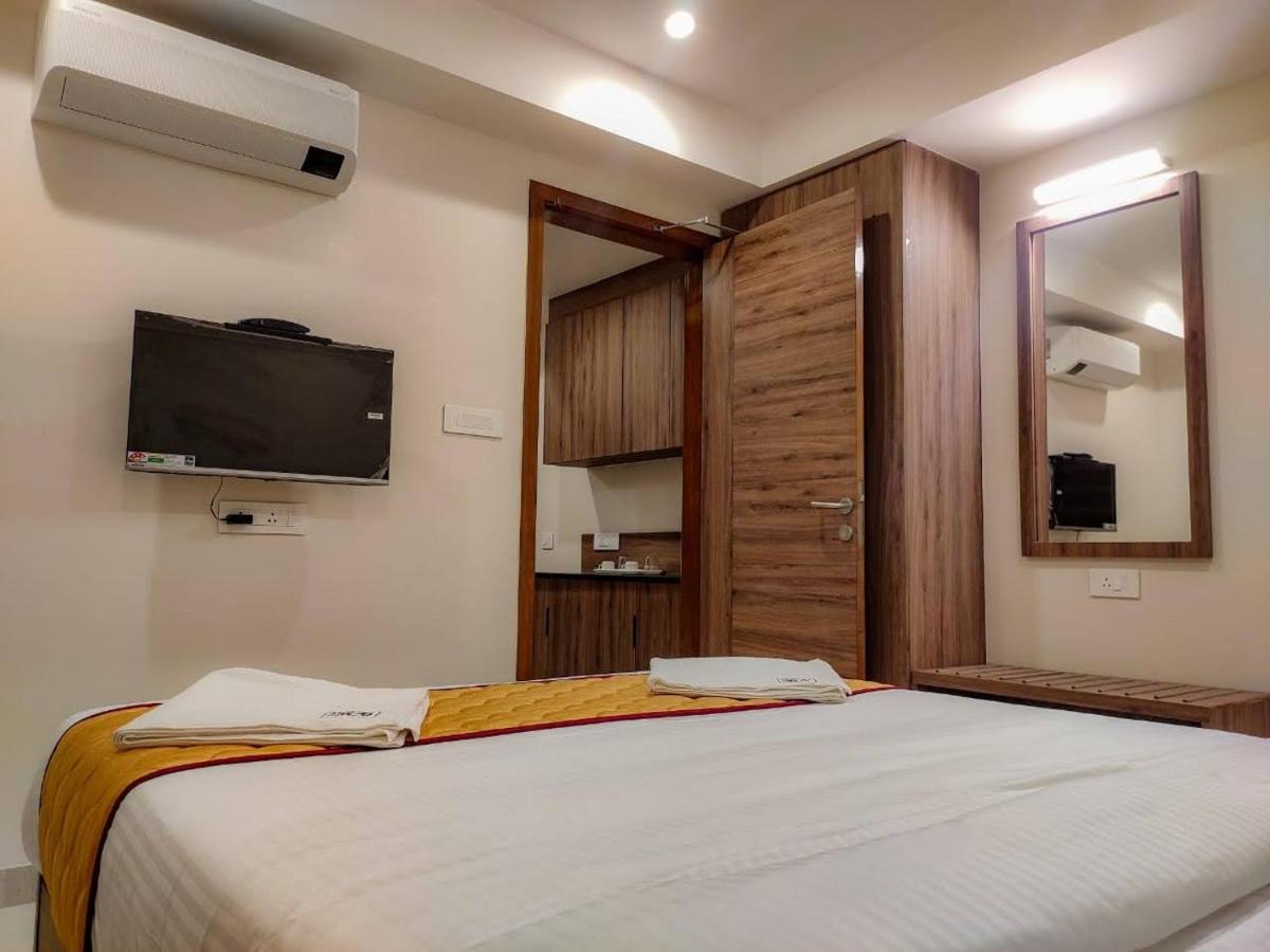 Rr Mount Elite Suites 钦奈 外观 照片
