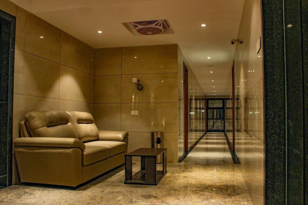 Rr Mount Elite Suites 钦奈 外观 照片